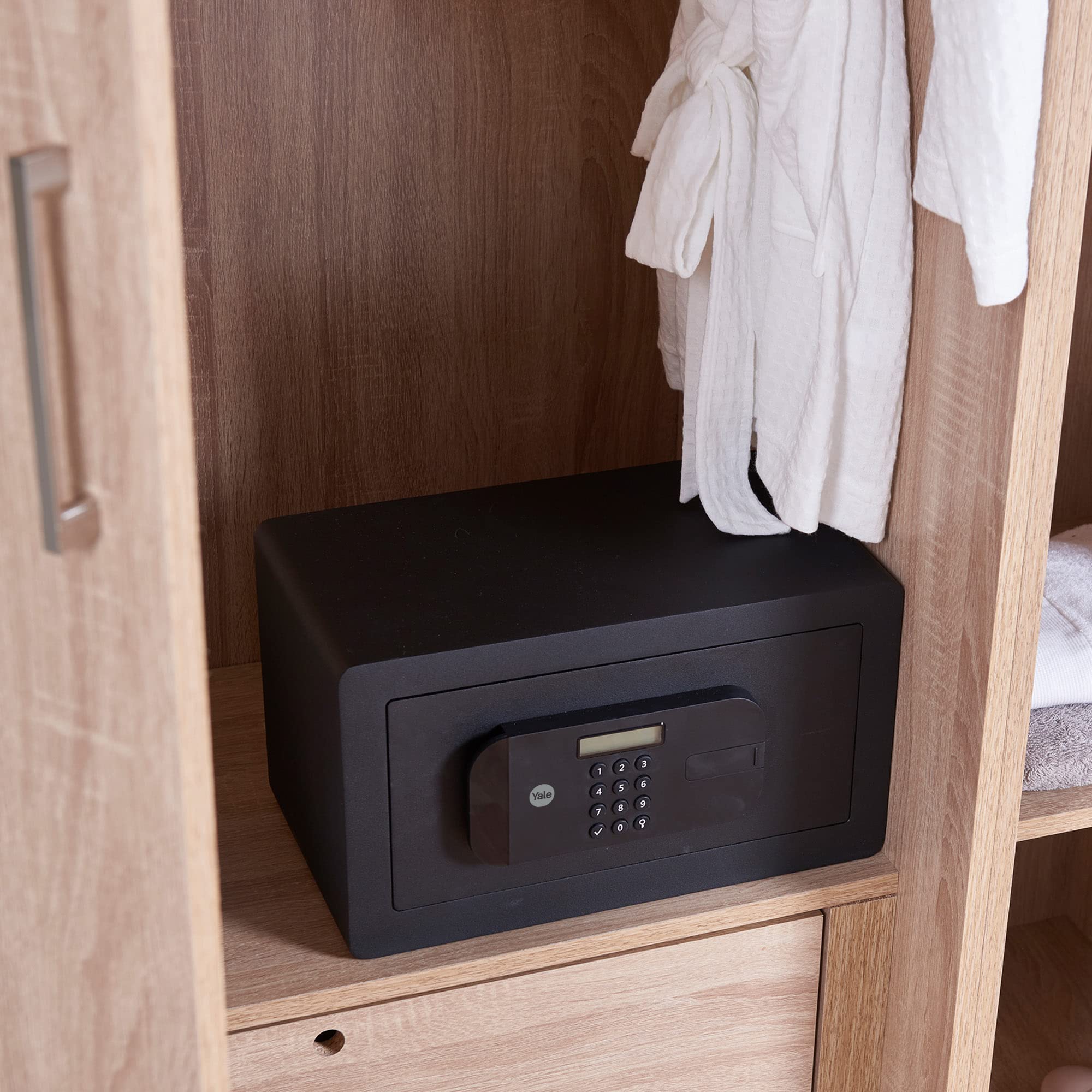 yale-yseb-200-eb1-coffre-fort-motoris-compact-porte-acier-d-coup-e-au-laser-code image 4