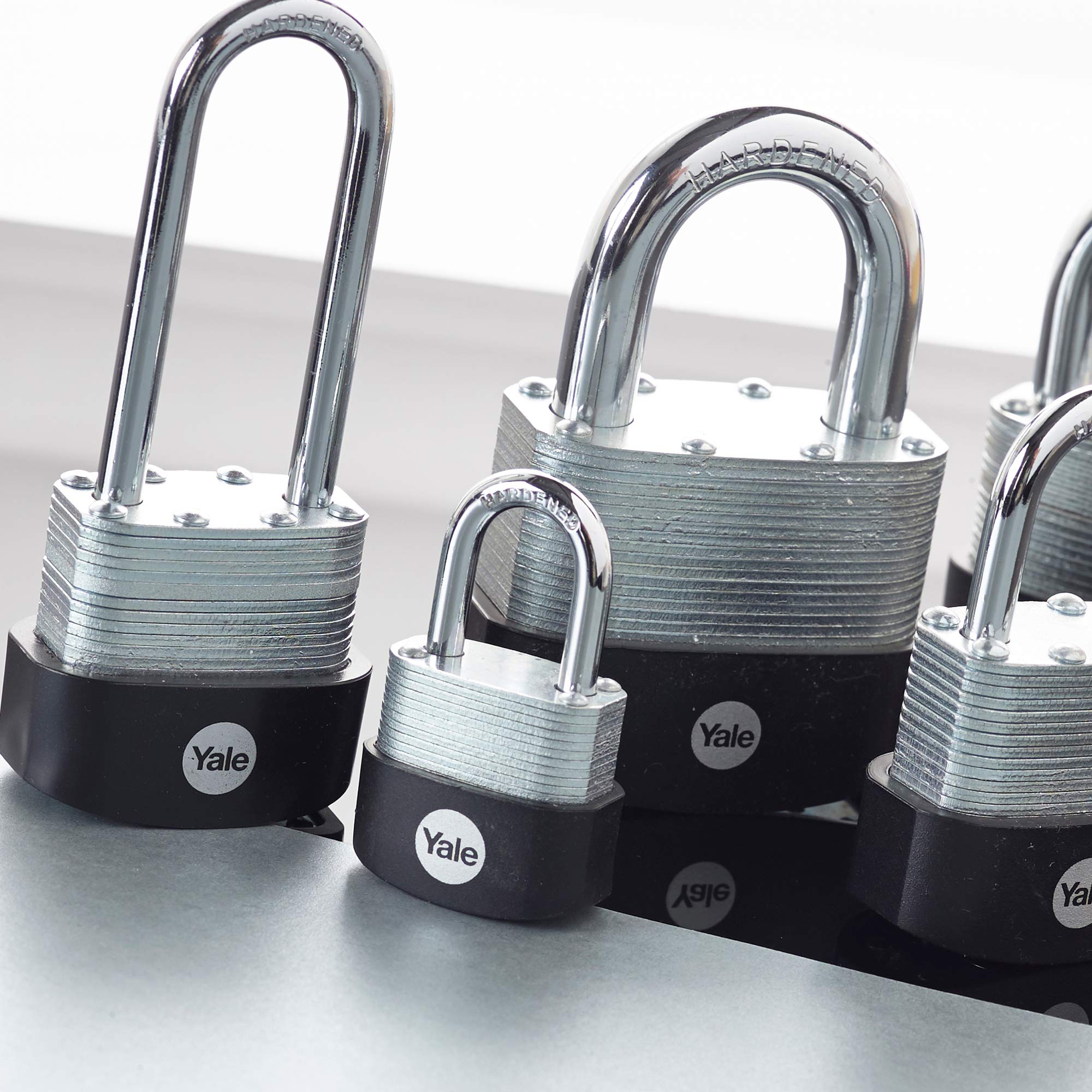 yale-y125b-40-163-1-cadenas-ext-rieur-acier-lamin-40-mm-anse-longue-acier-c-ment image 5